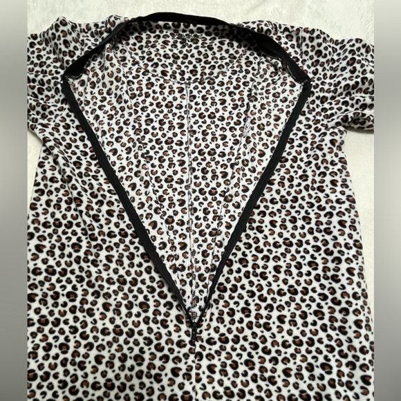 Bettie Boop Footed PJs - Picture 5 of 13